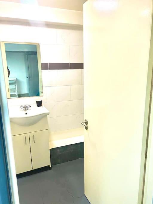 Cozy Studio Opposite Chelsea Stadium Londres Extérieur photo