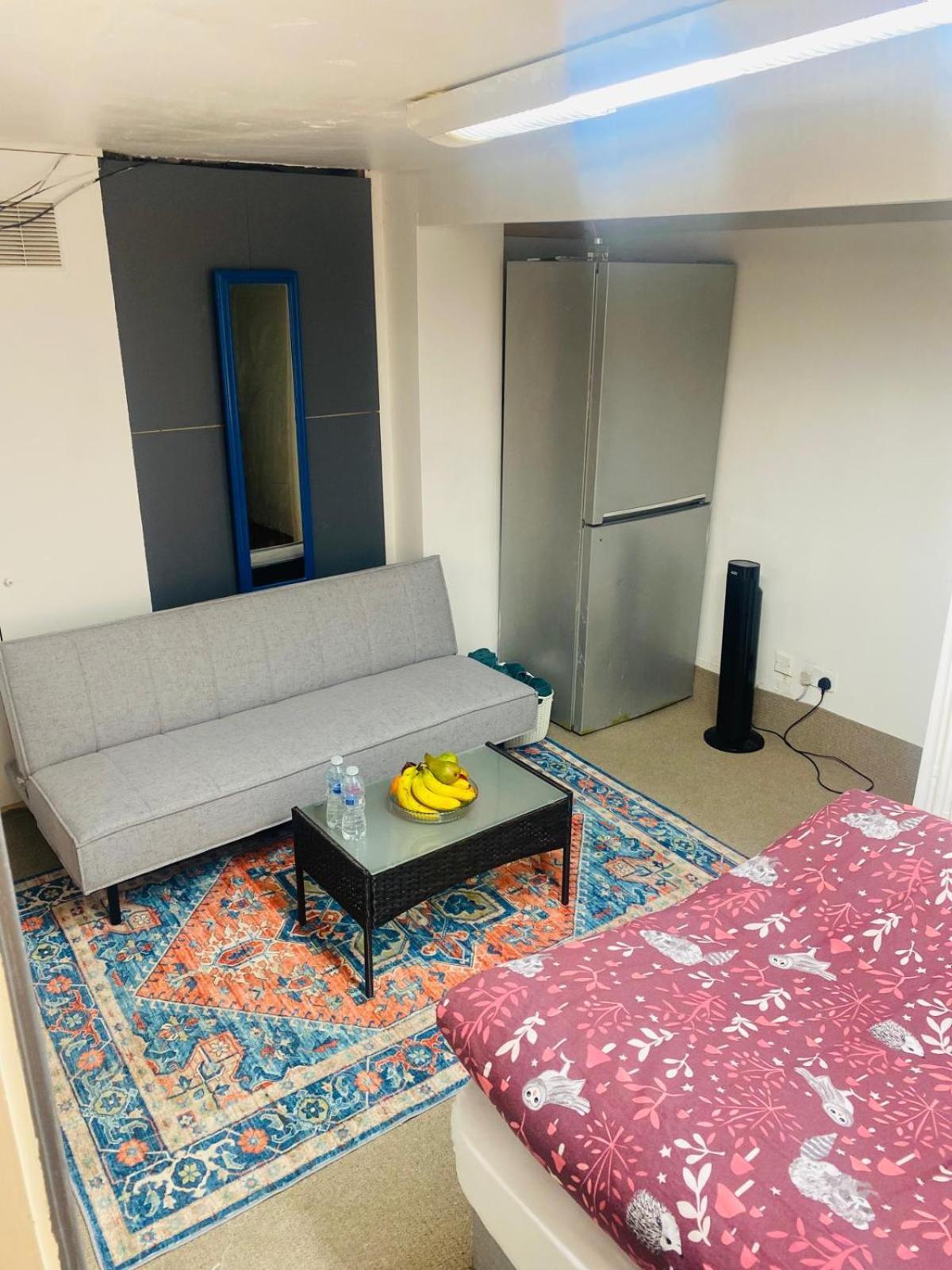Cozy Studio Opposite Chelsea Stadium Londres Extérieur photo