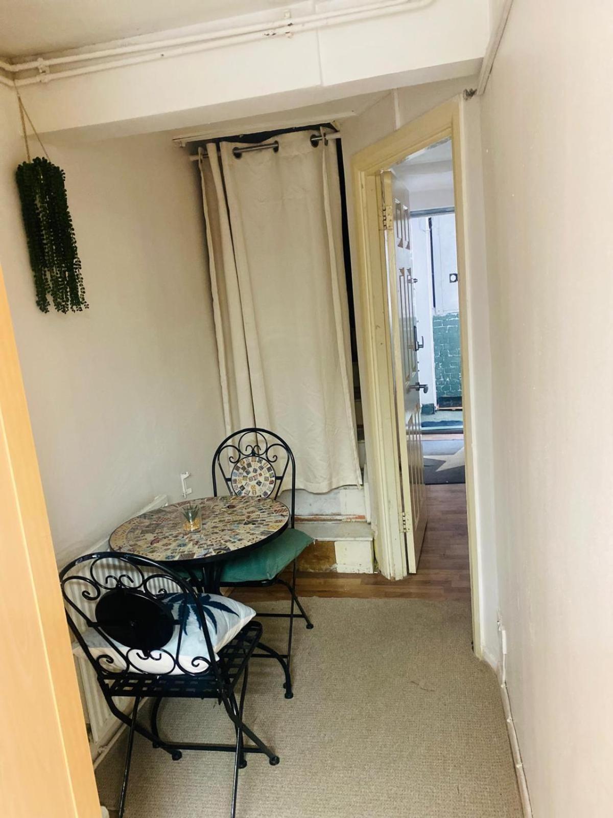 Cozy Studio Opposite Chelsea Stadium Londres Extérieur photo